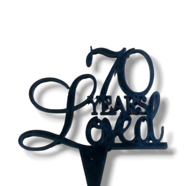 Acrylic topper (Black)   Age  years loved  Online now