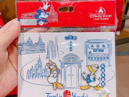 SHDL - Travel in Shanghai Collection - Donald & Daisy Duck Pins Set For Sale