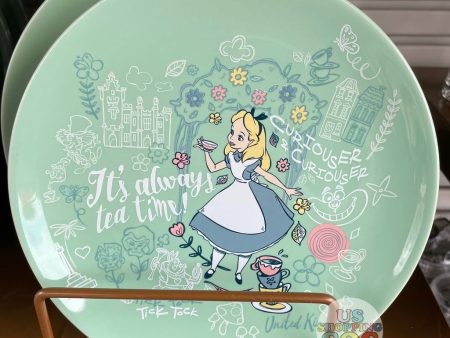 WDW - Epcot World Showcase United Kingdom - Alice “It’s Always Tea Time” Plate Fashion